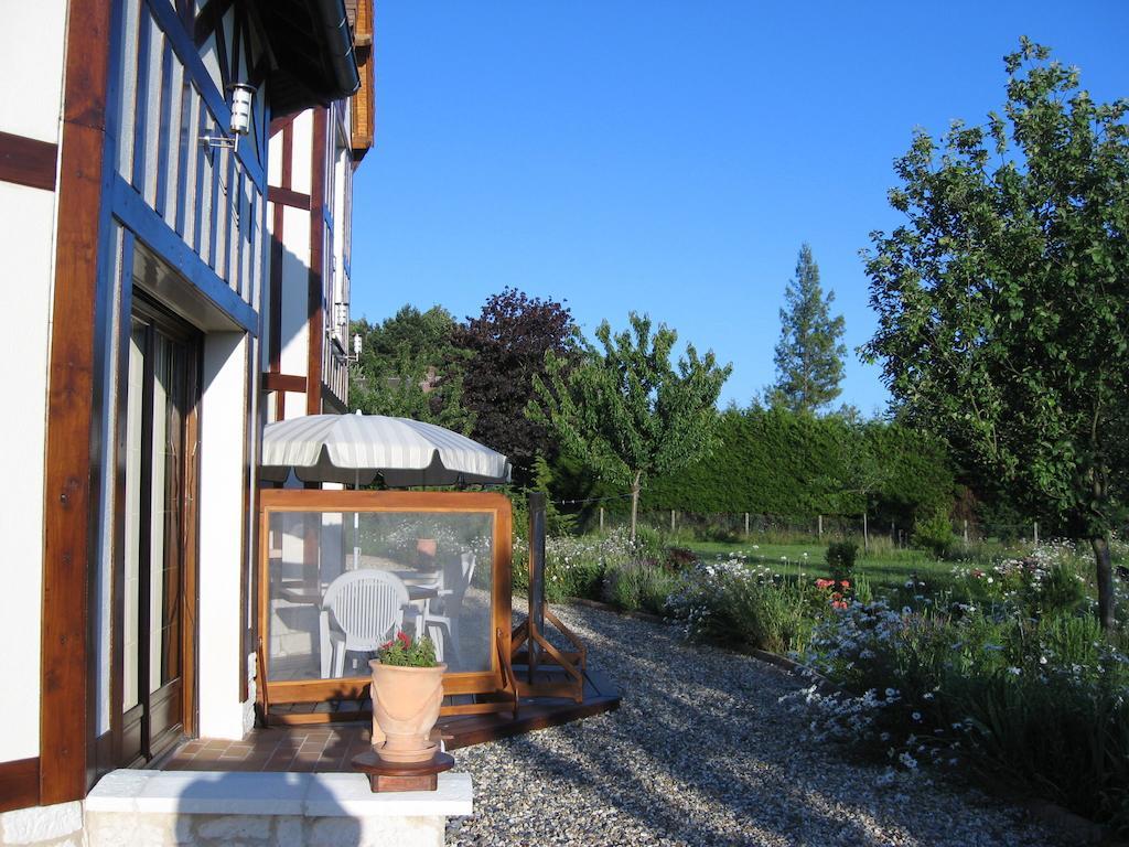 Le Mont D'Auge Bed & Breakfast Canapville  Exterior foto